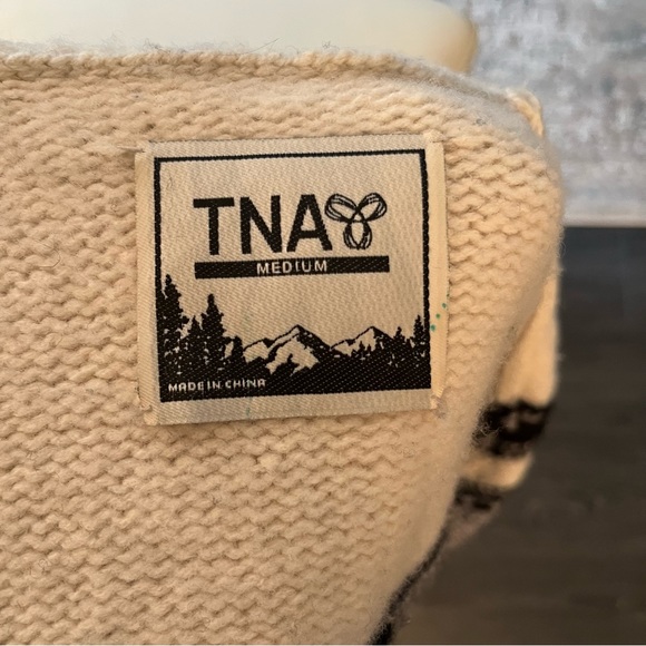 Aritzia TNA wool knit sweater. Perfect for fall! - Picture 2 of 3